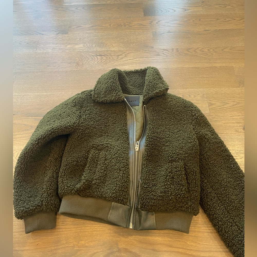 Green Sherpa bomber